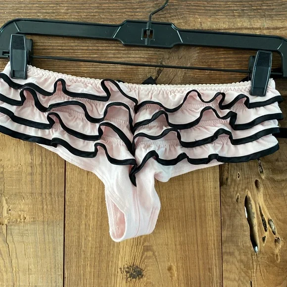 Victoria’s Secret pink ruffled babydoll chemise with black trim. S/P - Picture 4 of 10